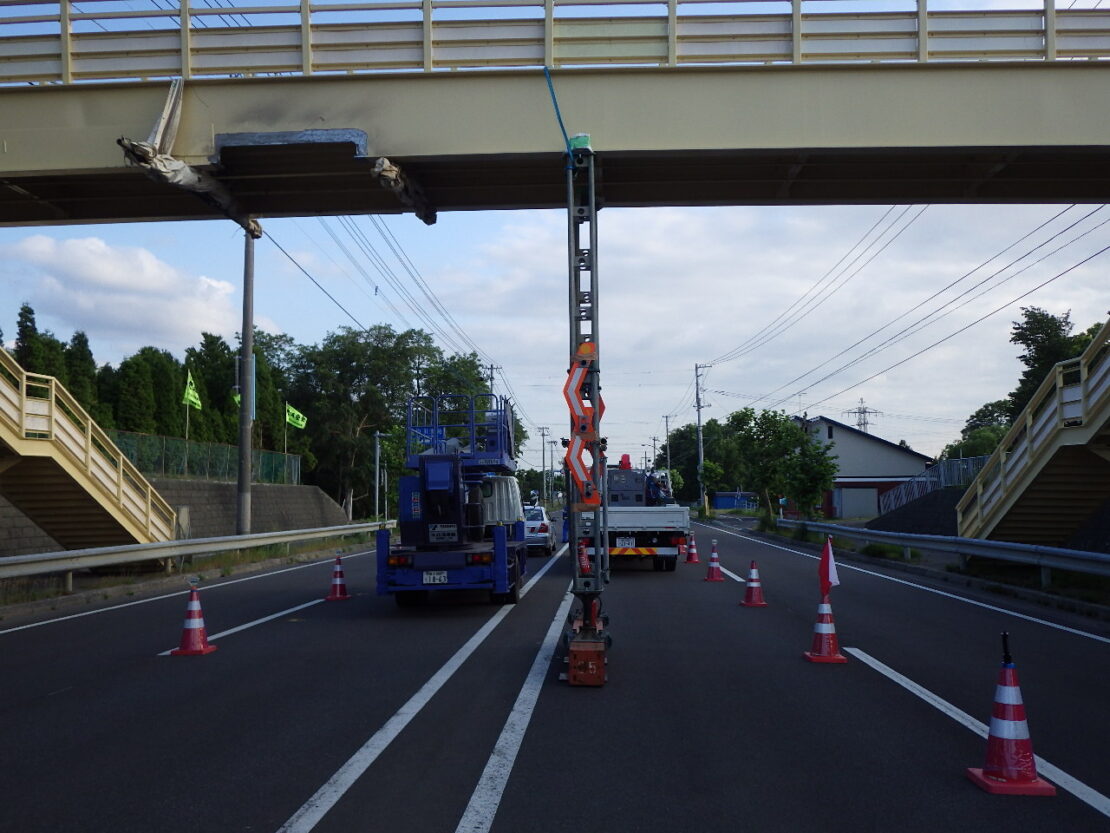 H26年度　滝の川横断歩道橋修復工事